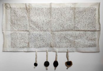 Pergamenturkunde aus Ravensburg von 1493, Stiftung einer ewigen Messe durch Hans Wÿerman, mit vier anhängenden Siegeln.